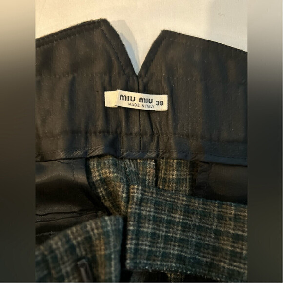 Miu Miu  Virgin Wool Knee-Length Shorts Sz 38 - Picture 9 of 12